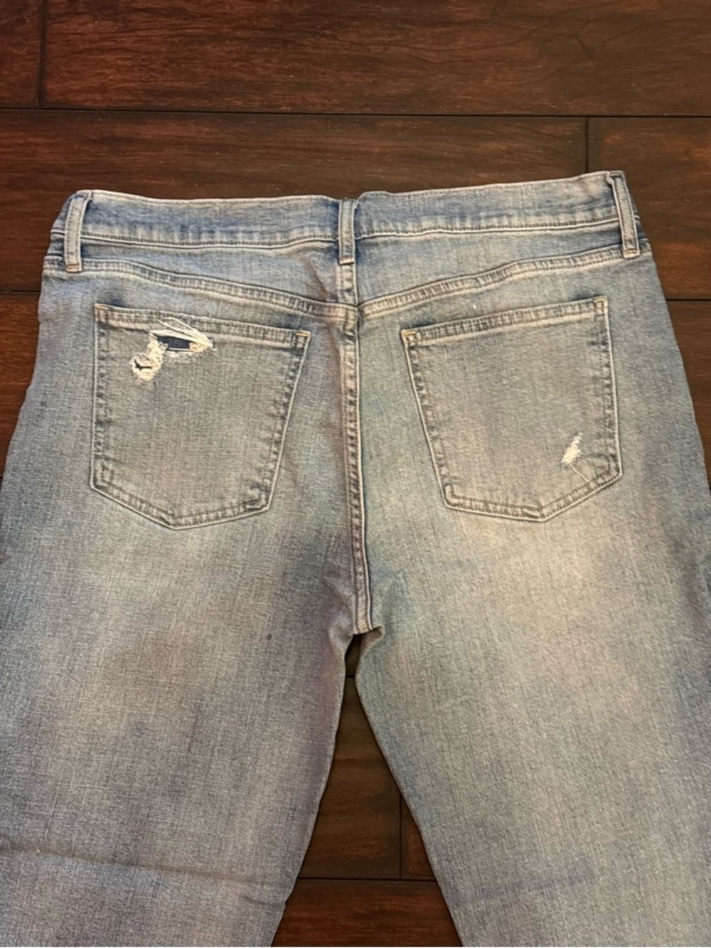 GAP Girlfriend Jeans Mid Rise Distressed Size 31/12L - Picture 8 of 11